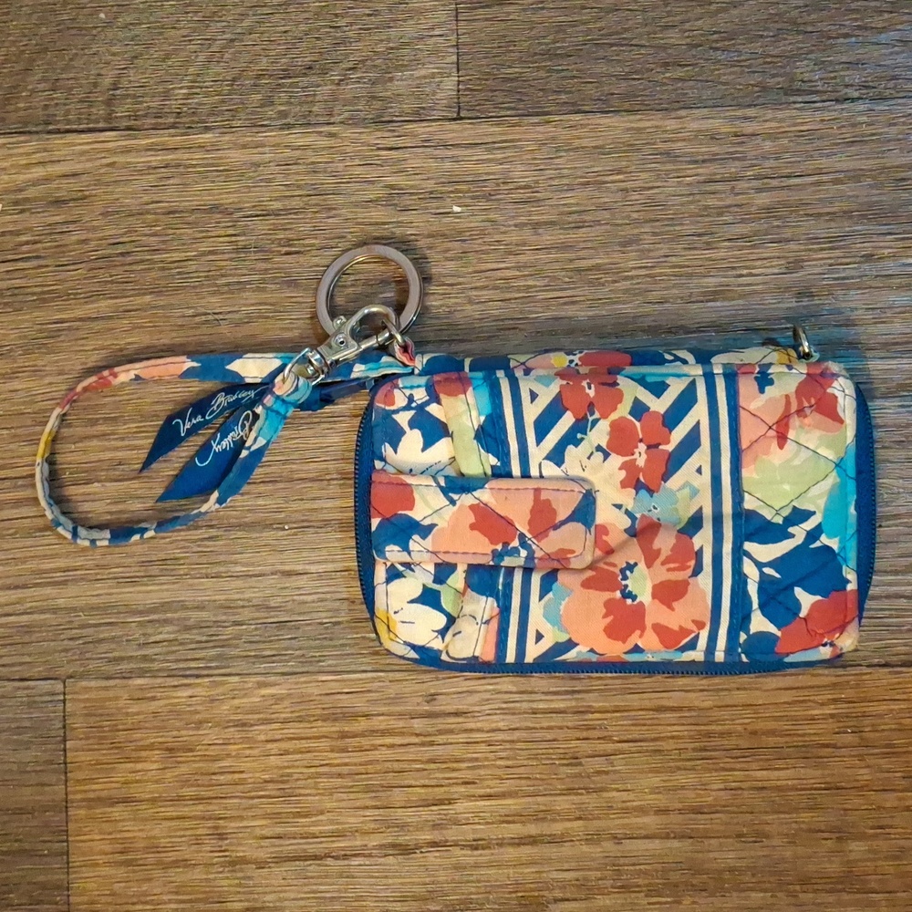 New Vera Bradley Quilted Summer Cottage Zip Around Wristlet Wallet.